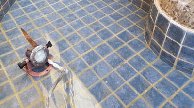 The grout lines were stained and unsightly. Photo